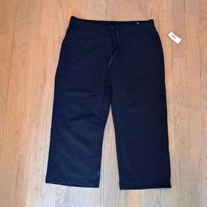 Old Navy Black Drawstring Fleece Lined Wide Leg Capri's.  Size Small NWT